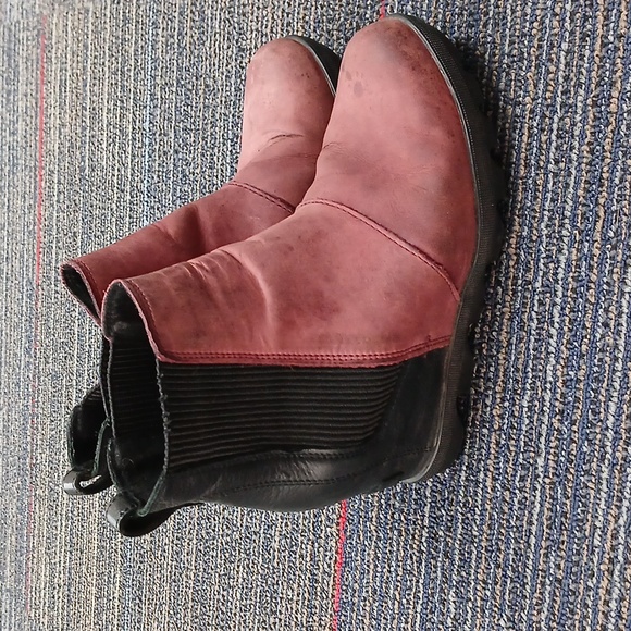 Sorel Shoes - Sorel Artic Edge wedge bootie. Size 7